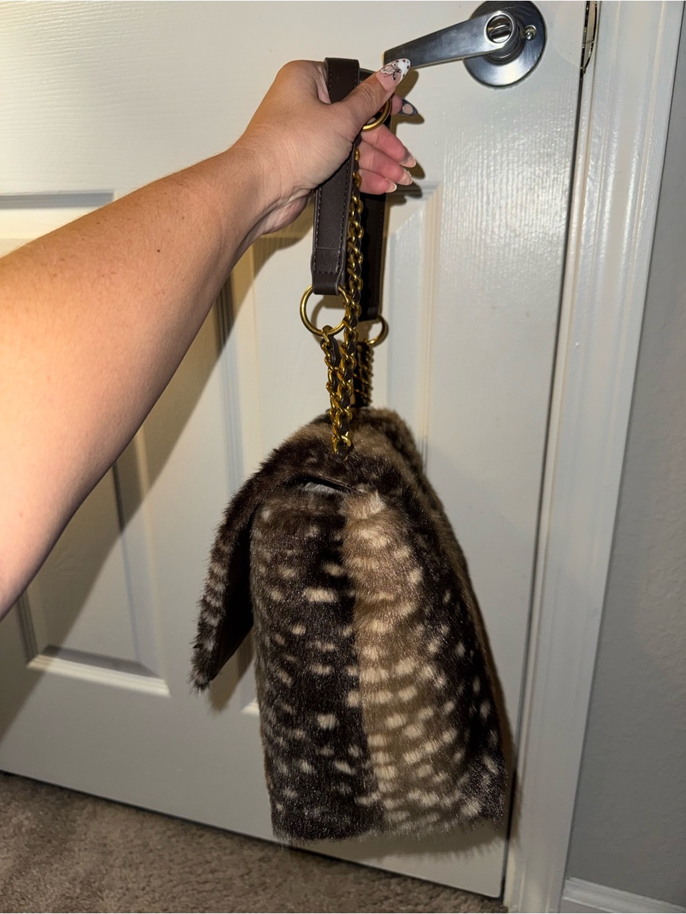 Steve Madden Deer Print Faux Fur Shoulder Bag New with Tags - Picture 4 of 15